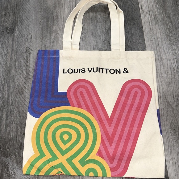 Bags - Picture 4 of 10